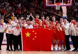 包含中国顶级篮球联赛：球队齐心协力谱写胜利之歌的词条