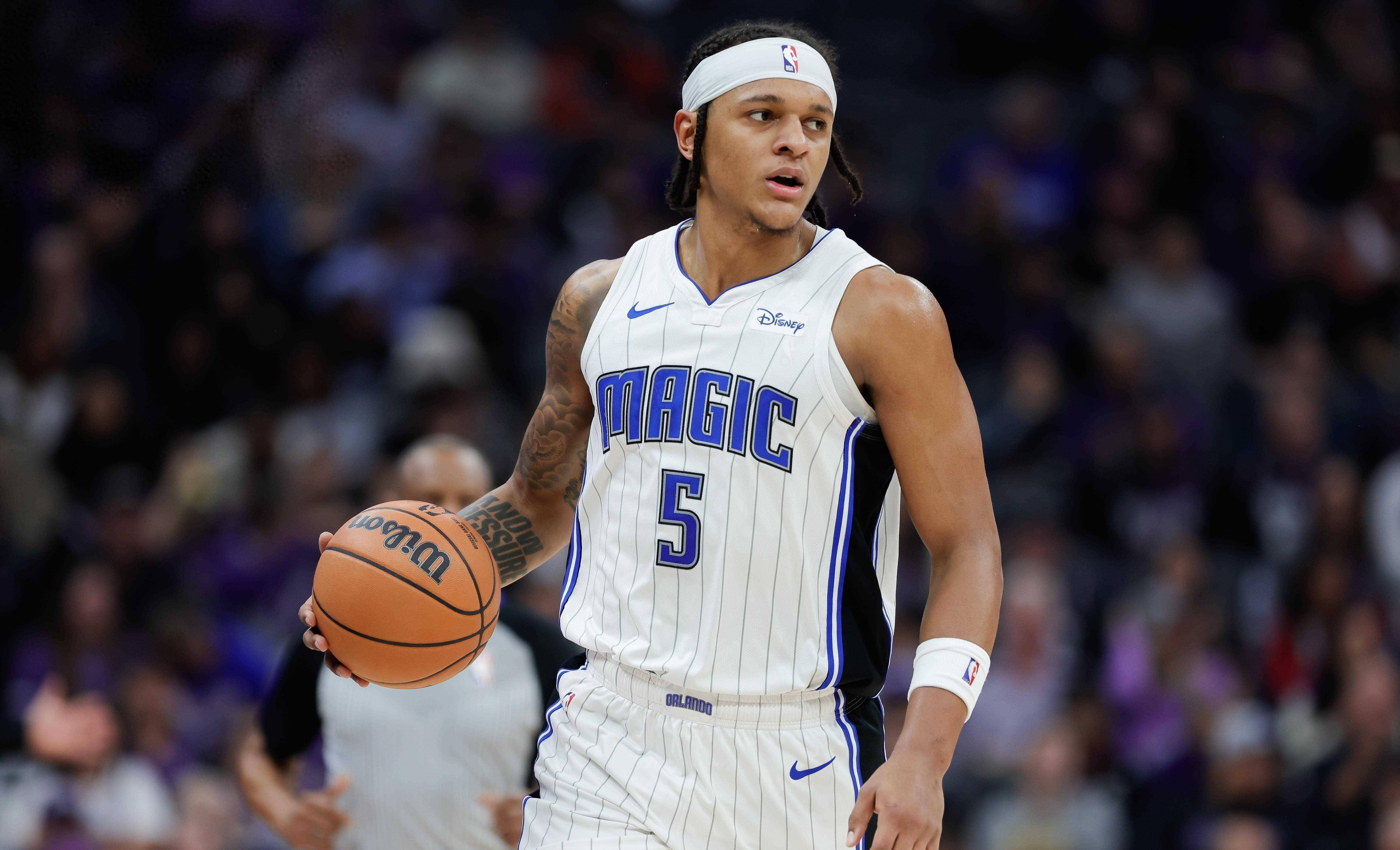 多宝彩票-关于莱昂纳德表现坚挺，带领球队夺得胜利的信息