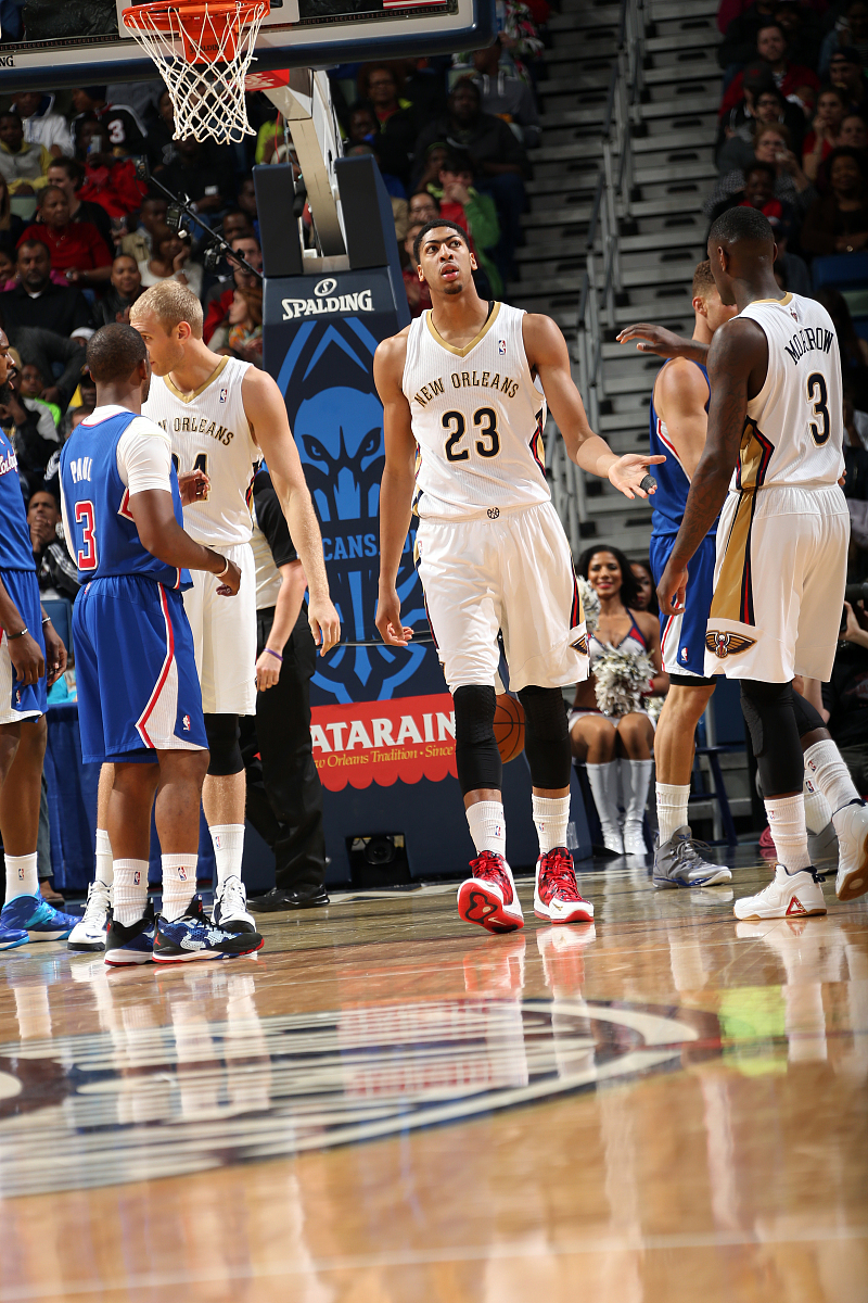 开拓者主场战胜活塞喜迎两连胜