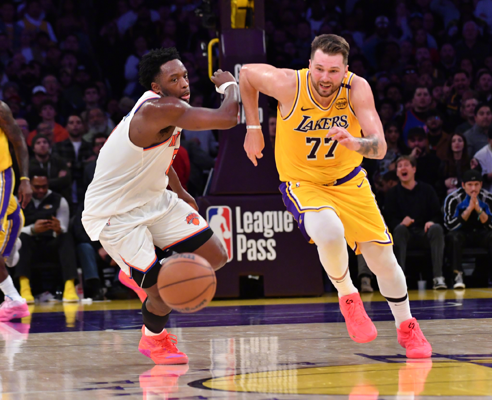 湖人击败76人，取得连胜