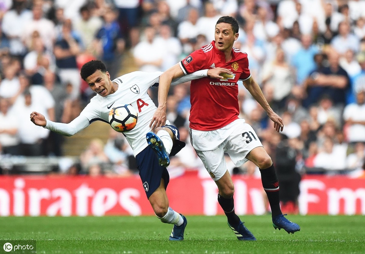 曼联官方宣布与西汉姆联达成协议,道格拉斯-卡斯特罗租借加盟 曼联官方宣布与西汉姆联达成协议,道格拉斯-卡斯特罗租借加盟