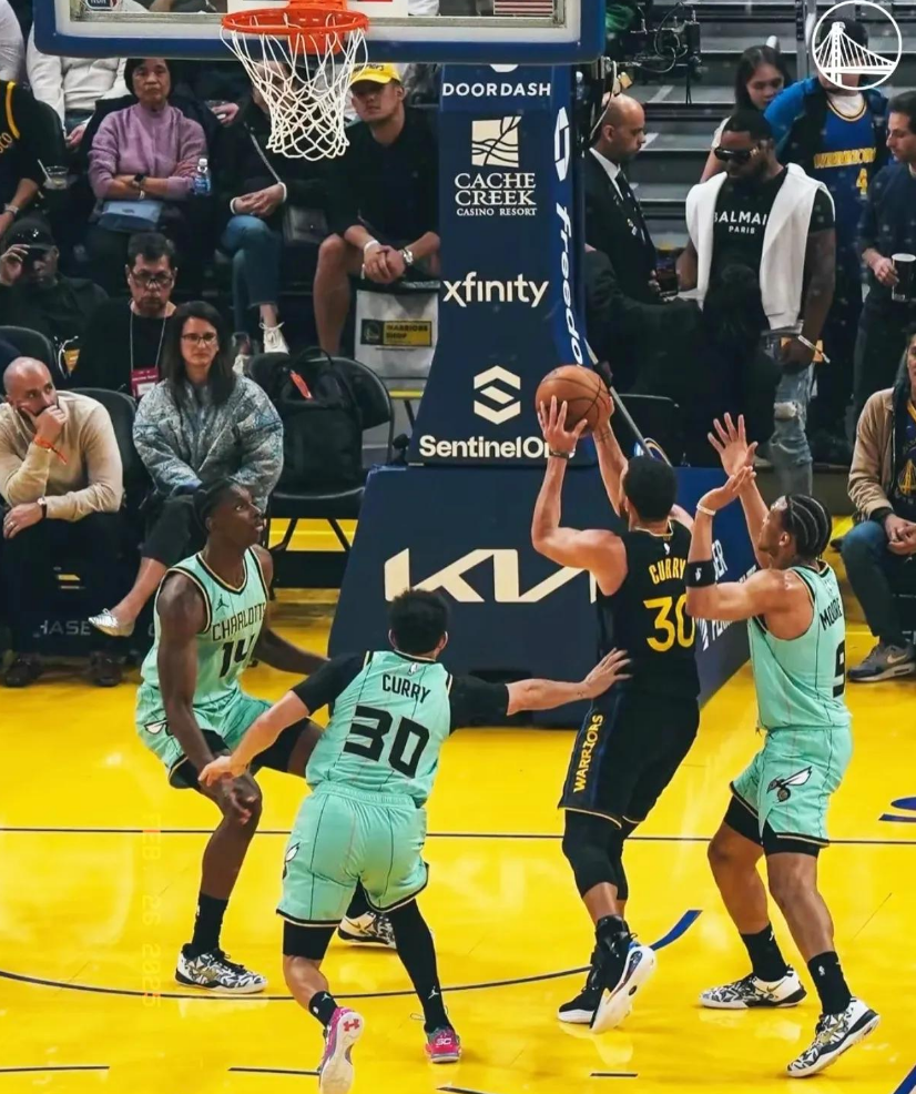 快船大胜黄蜂，取得四连胜